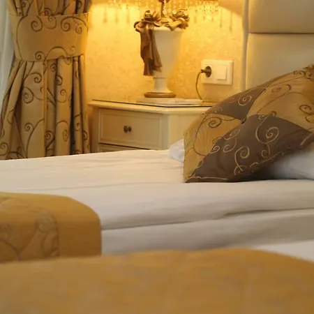 Golden Boutique 2*